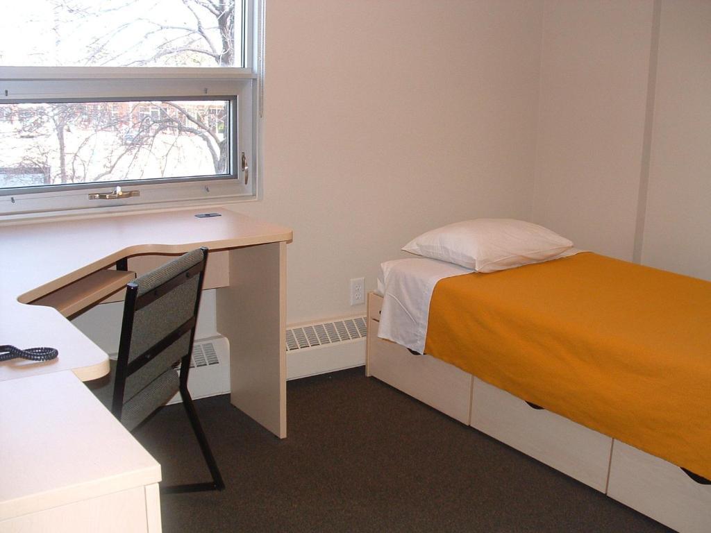 University Of Alberta - Accommodation Едмънтън Стая снимка